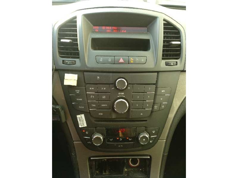 opel insignia berlina del año 2010