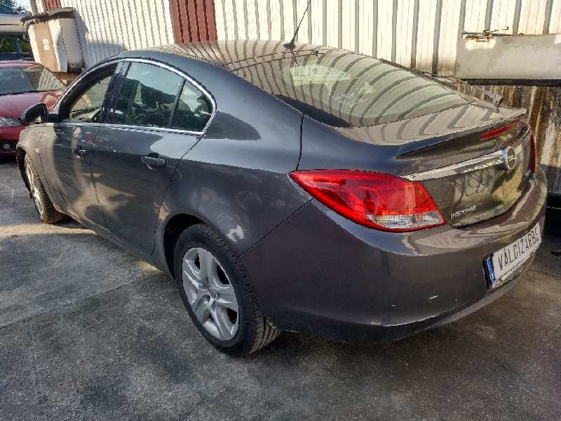 opel insignia berlina del año 2010