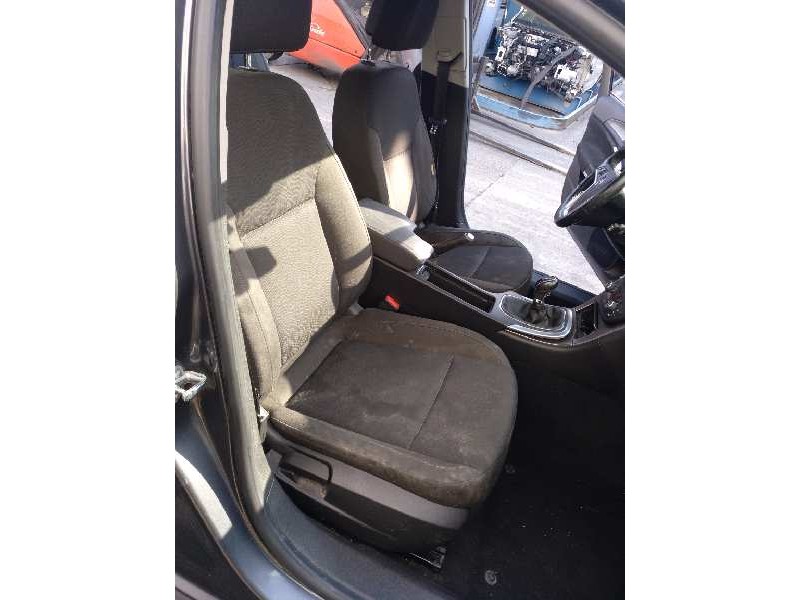 opel insignia berlina del año 2010