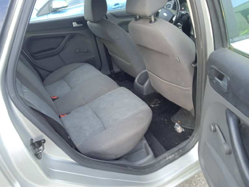 ford focus berlina (cap) del año 2006