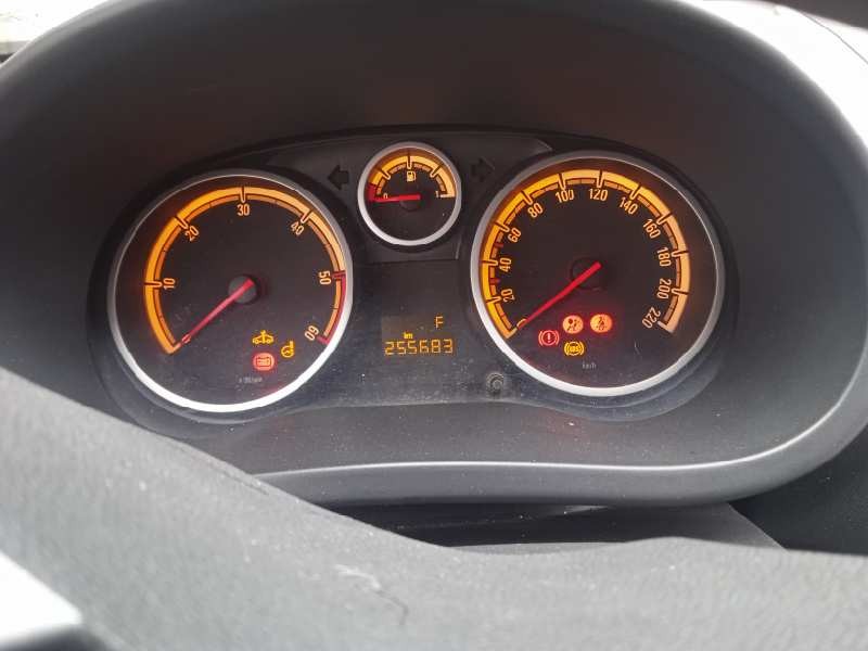 opel corsa d del año 2009