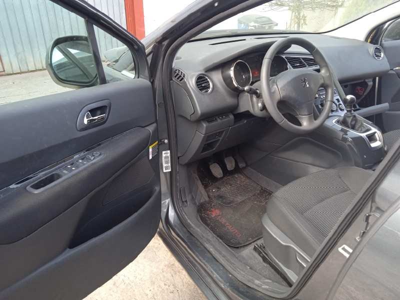 peugeot 5008 del año 2011