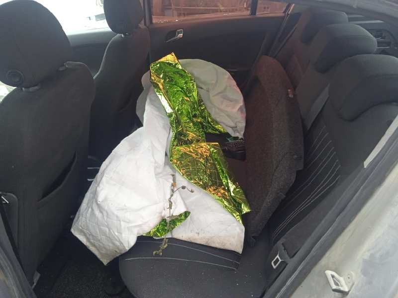 opel corsa d del año 2009