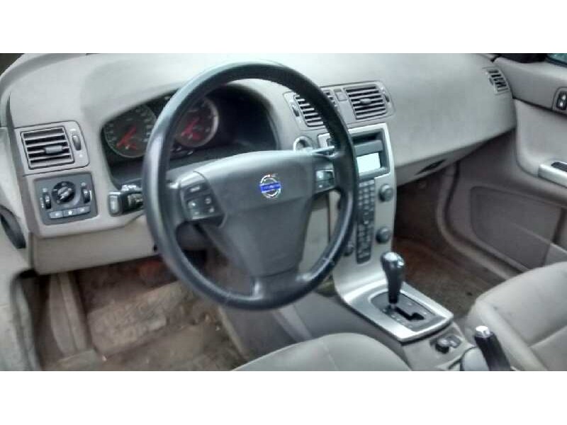 volvo s40 berlina del año 2006