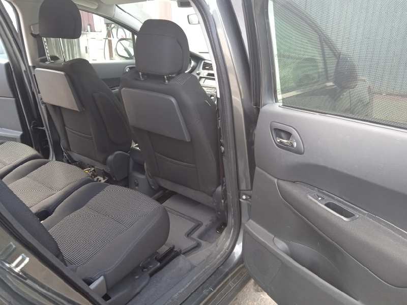 peugeot 5008 del año 2011