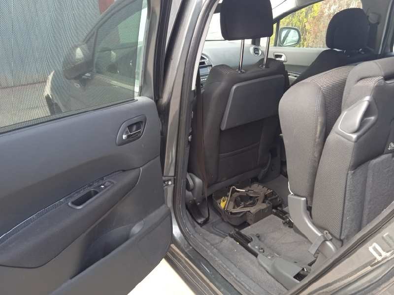 peugeot 5008 del año 2011