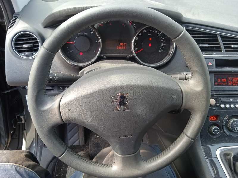 peugeot 5008 del año 2011