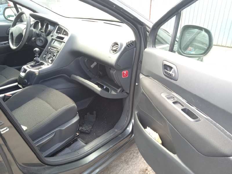 peugeot 5008 del año 2011