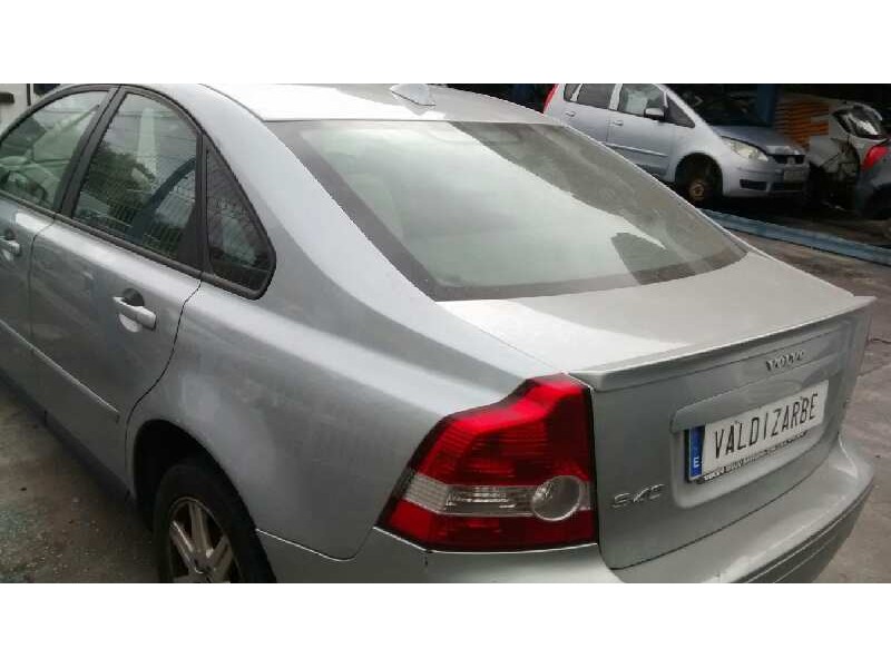 volvo s40 berlina del año 2006