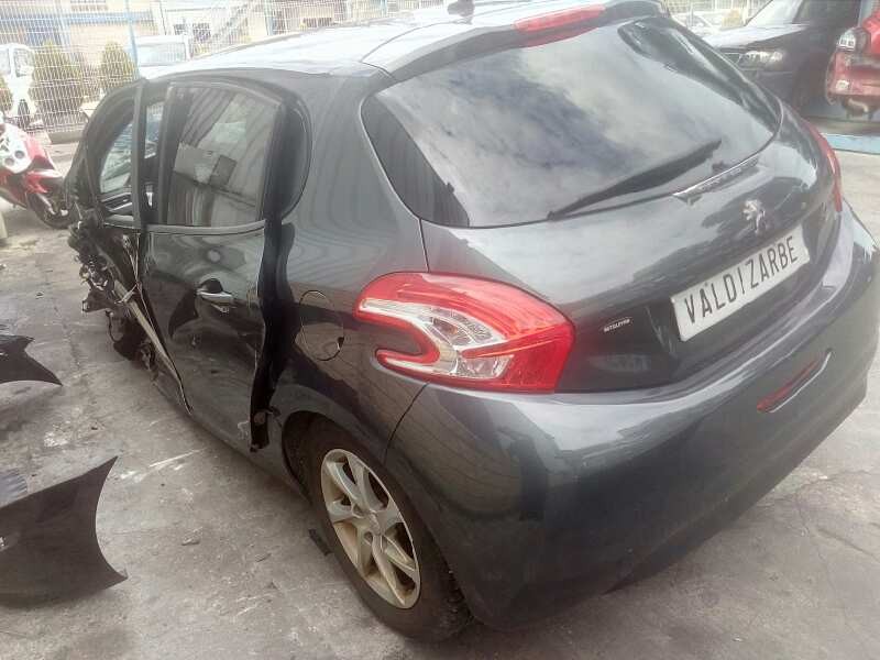 peugeot 208 del año 2015
