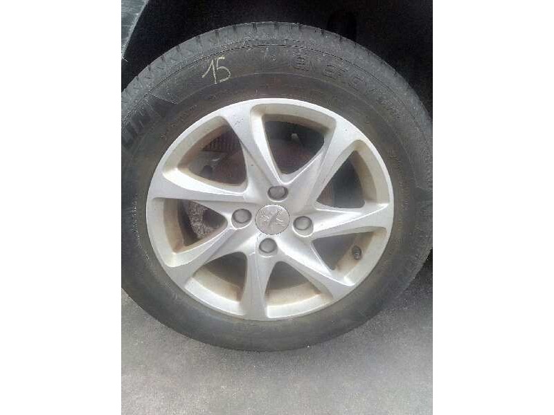 peugeot 208 del año 2015