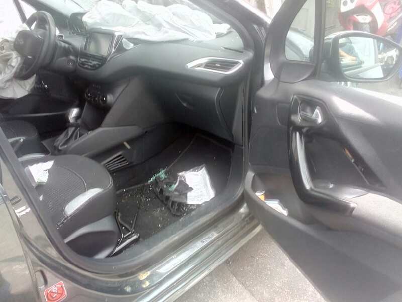 peugeot 208 del año 2015