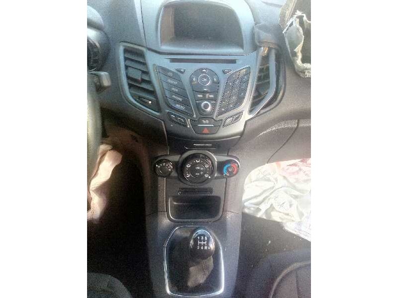 ford fiesta (ccn) del año 2015