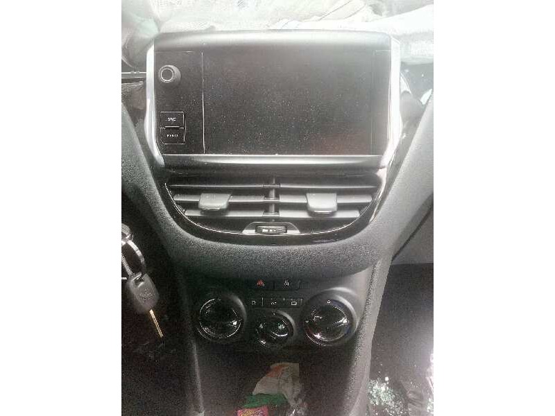 peugeot 208 del año 2015