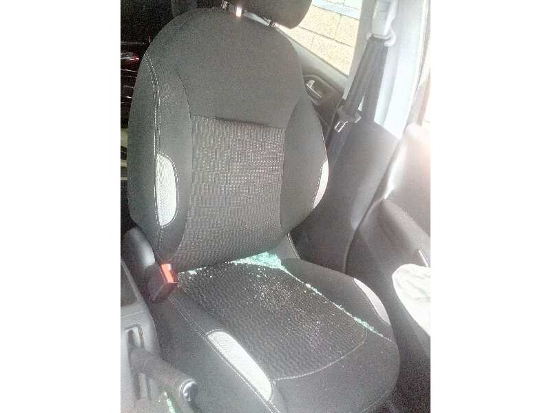 peugeot 208 del año 2015