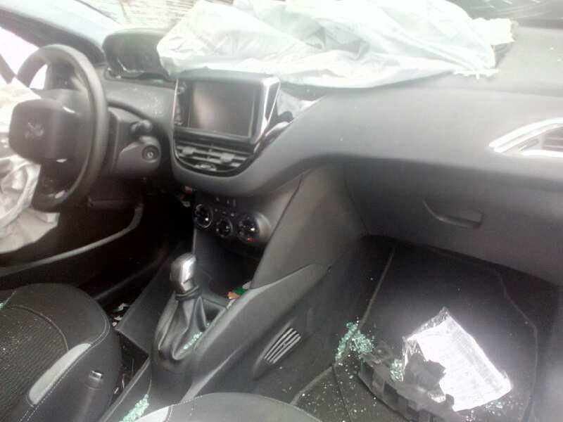 peugeot 208 del año 2015