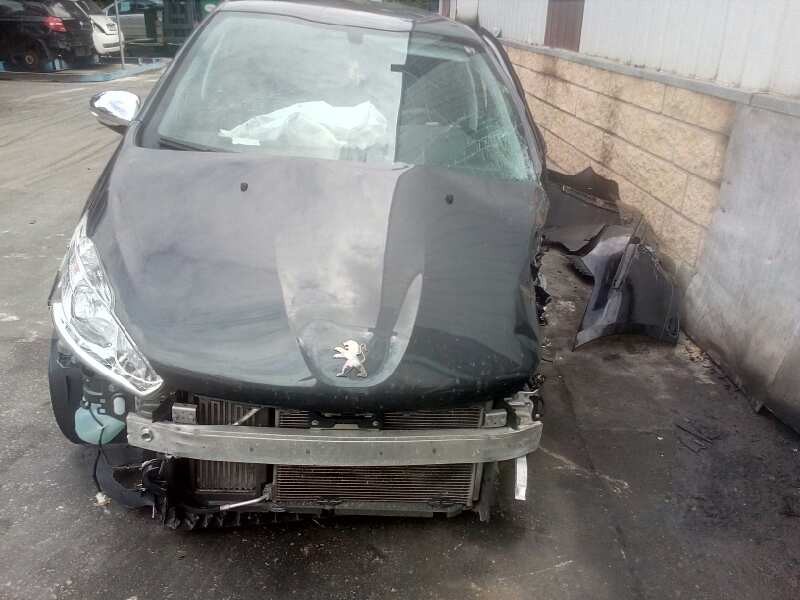 peugeot 208 del año 2015