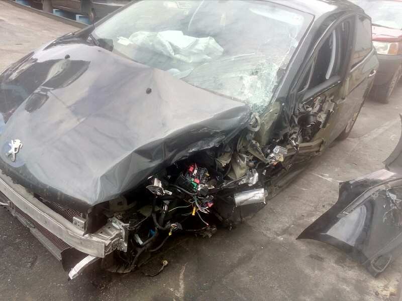 peugeot 208 del año 2015