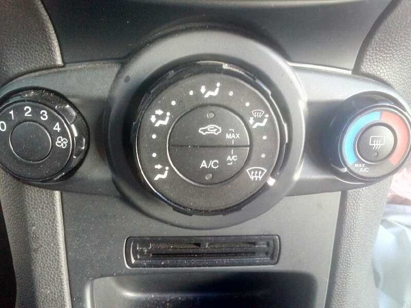 ford fiesta (ccn) del año 2015