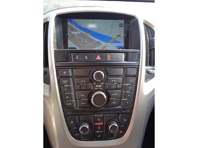 opel astra j sports tourer del año 2011