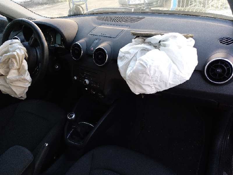 audi a1 sportback (8xa) del año 2013