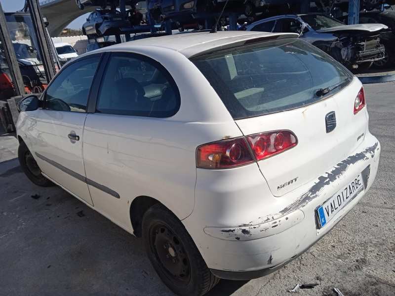 seat ibiza (6l1) del año 2002