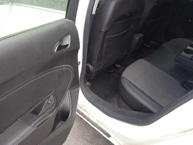 opel astra j lim. del año 2010