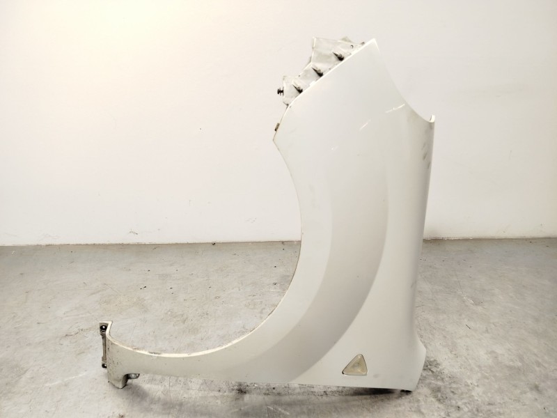 ALETA DELANTERA IZQUIERDA 631011587R 