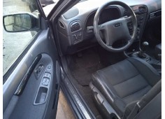 volvo v40 familiar del año 2001 2