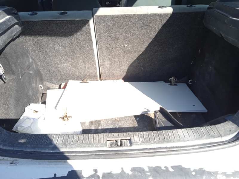 seat ibiza (6l1) del año 2002