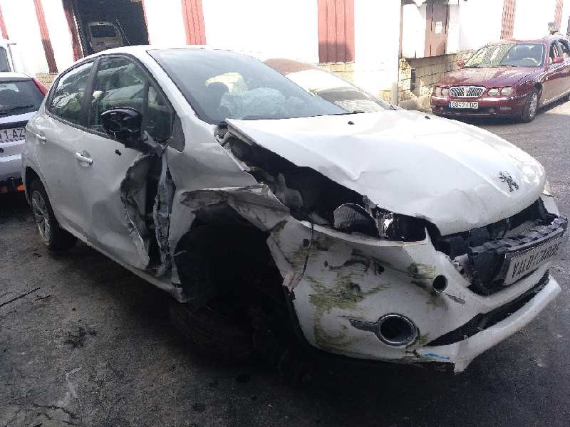 peugeot 208 del año 2013