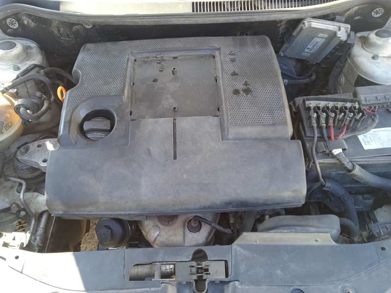 seat ibiza (6l1) del año 2002