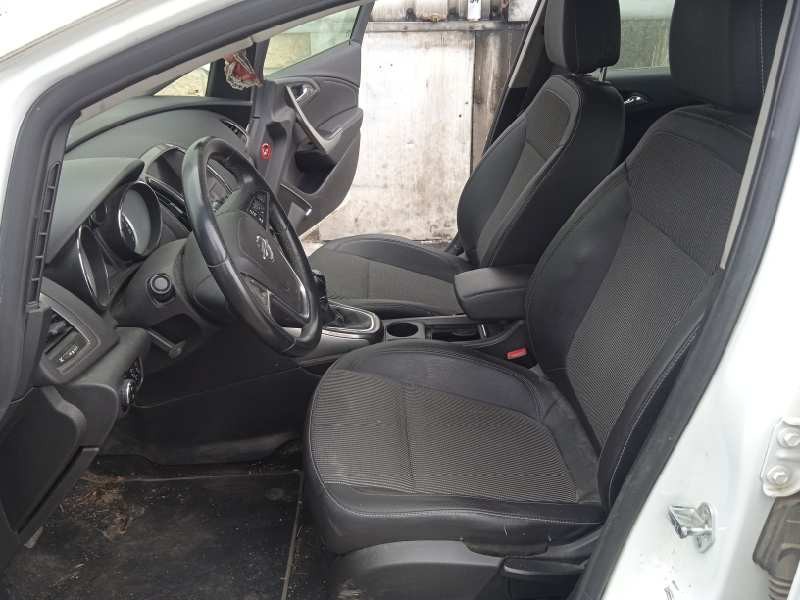 opel astra j lim. del año 2010