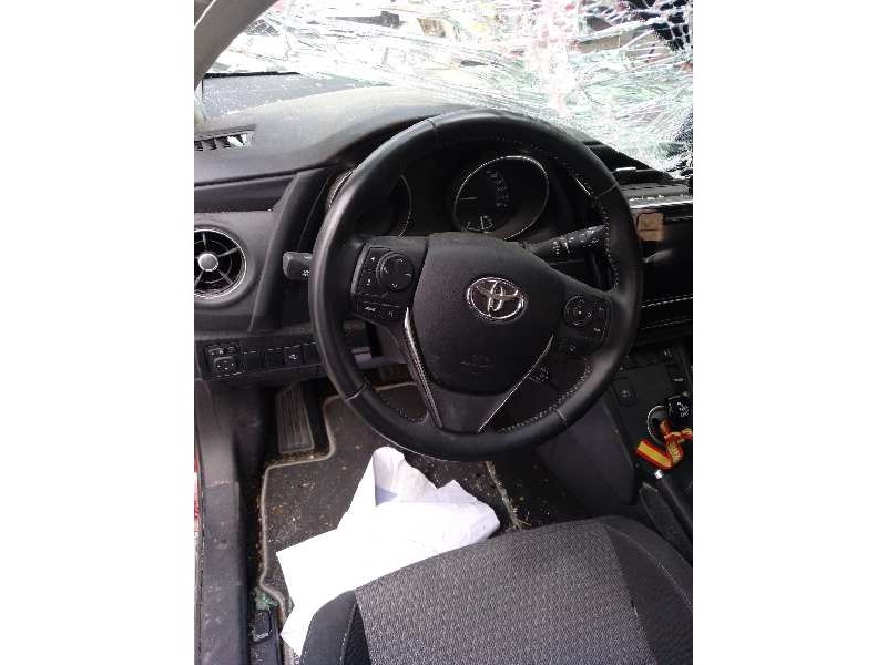 toyota auris del año 2018