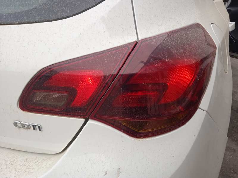 opel astra j lim. del año 2010