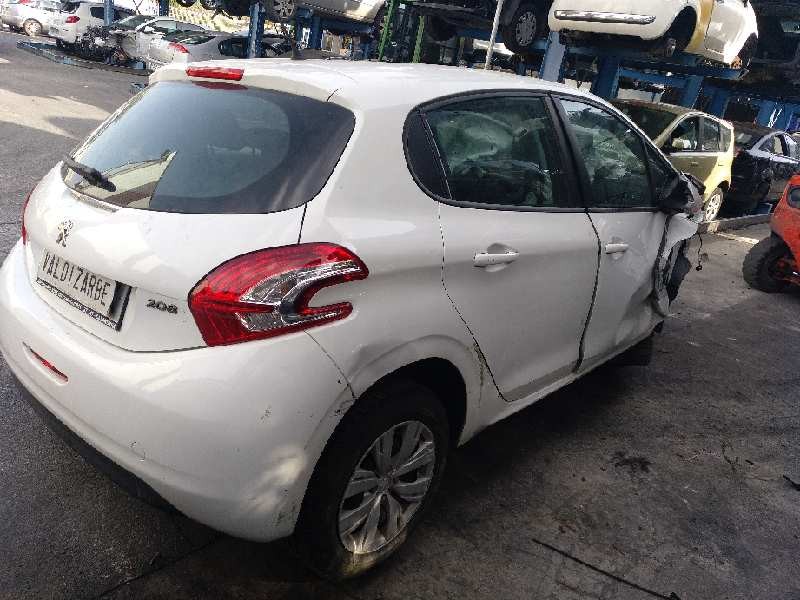 peugeot 208 del año 2013