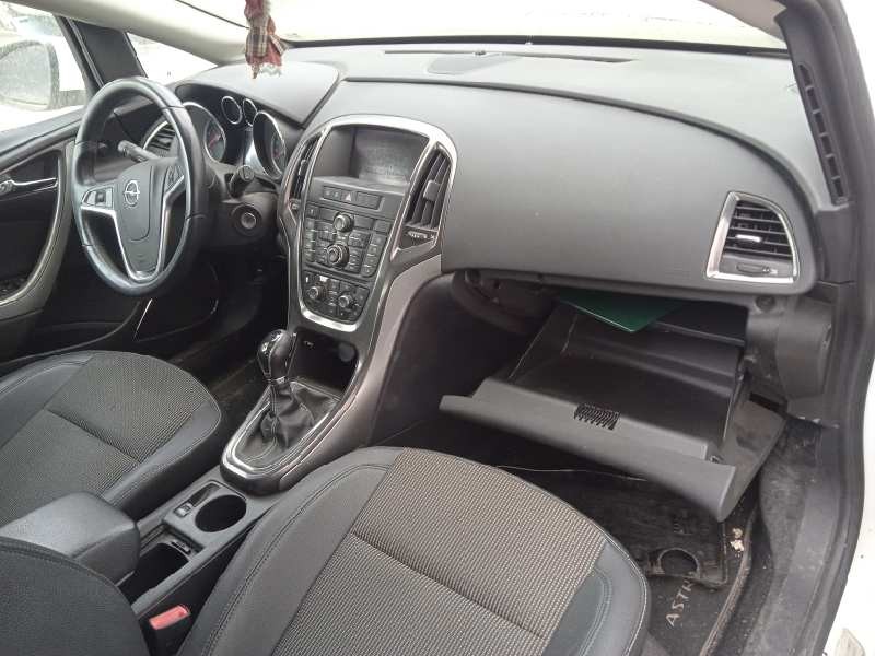 opel astra j lim. del año 2010