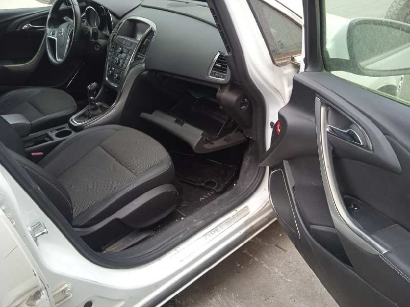 opel astra j lim. del año 2010