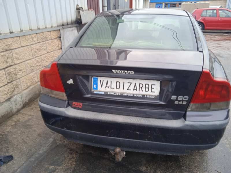 volvo s60 berlina del año 2002