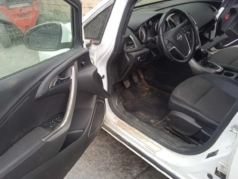 opel astra j lim. del año 2010