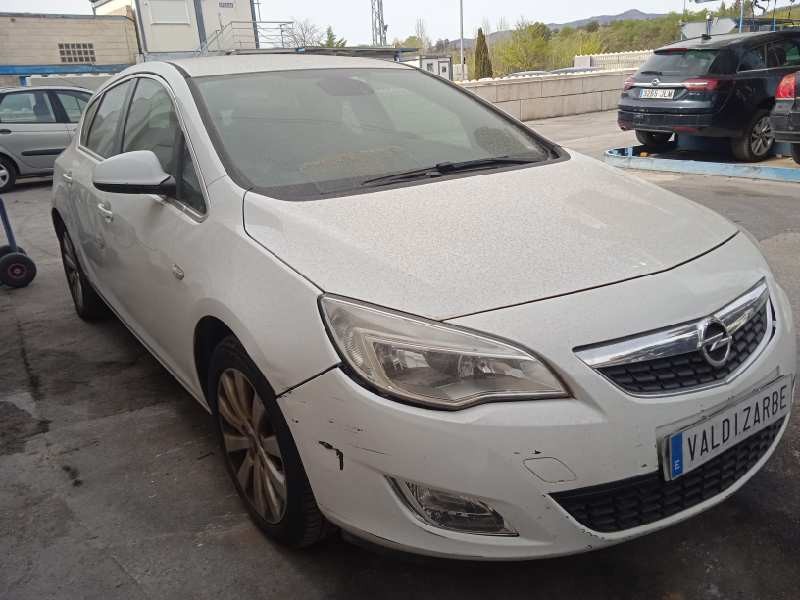 opel astra j lim. del año 2010