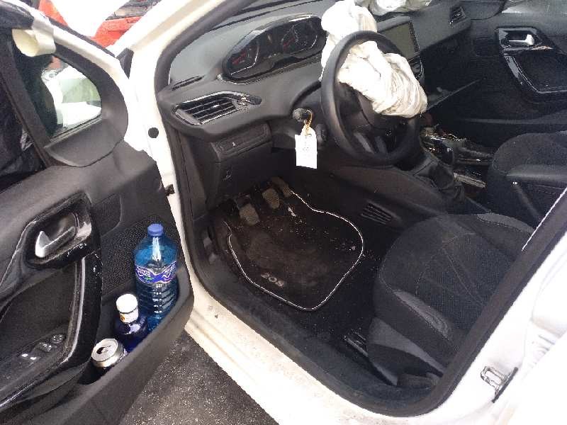 peugeot 208 del año 2013