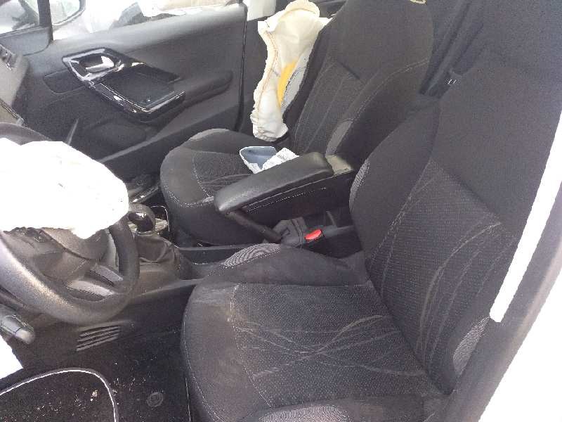 peugeot 208 del año 2013