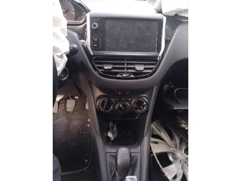 peugeot 208 del año 2013