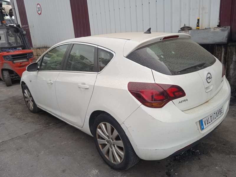 opel astra j lim. del año 2010