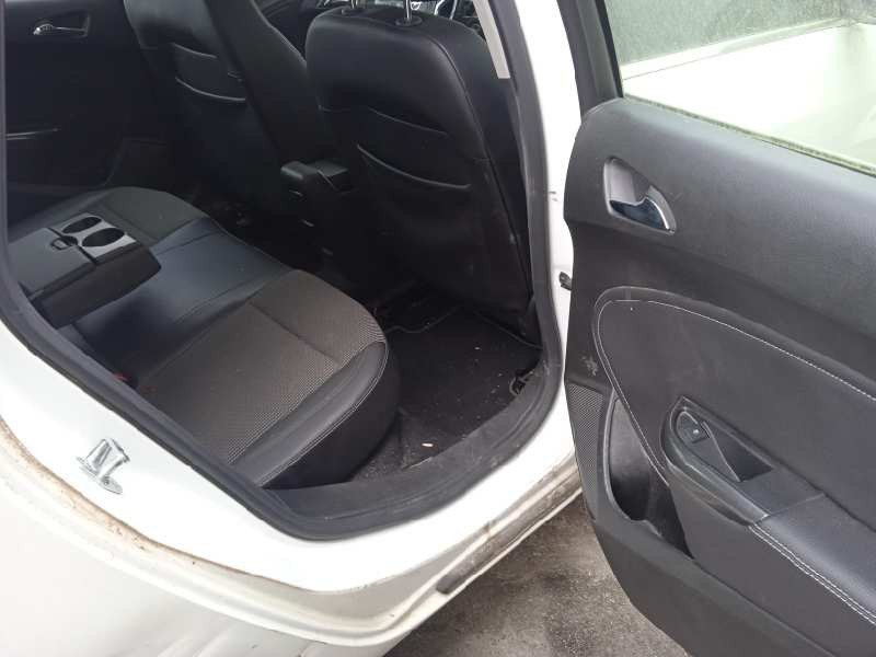 opel astra j lim. del año 2010