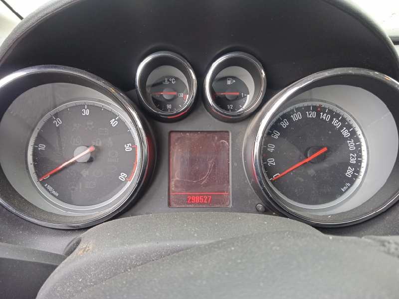 opel astra j lim. del año 2010