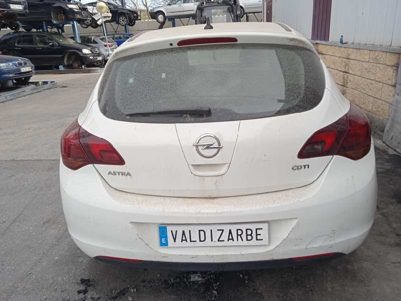 opel astra j lim. del año 2010