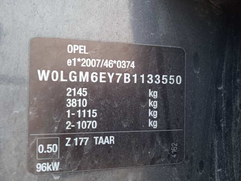 opel insignia berlina del año 2011