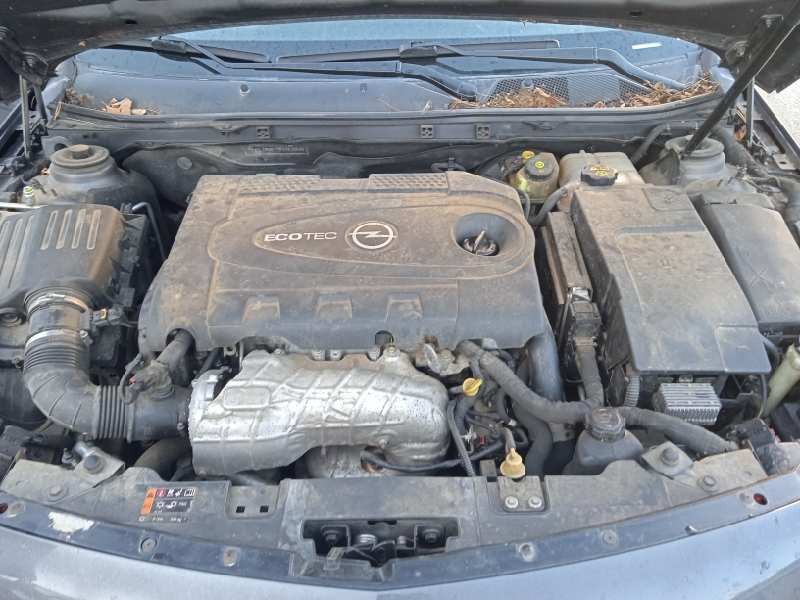 opel insignia berlina del año 2011